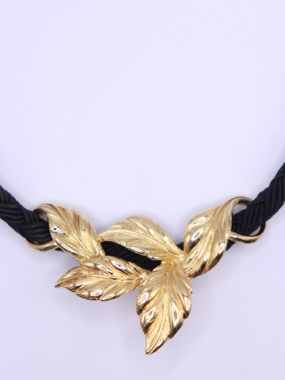 Vintage Avon Gold Tone Whispering Leaves Choker black weaved Necklace 19” - Picture 2 of 5
